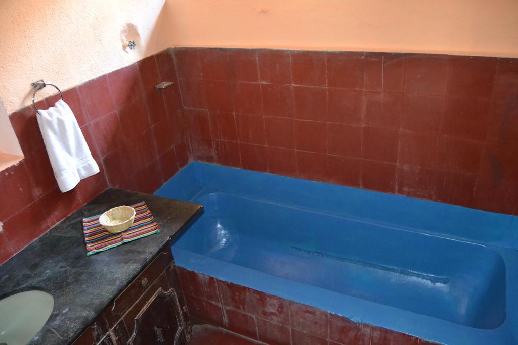 Hostal Morenos Antigua ภายนอก รูปภาพ